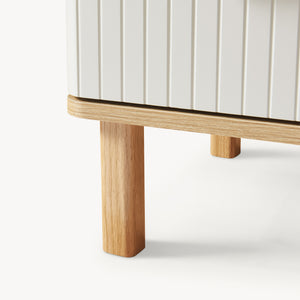 Mesita de noche Ferrersp con 2 cajones 50x40x40 cm aspecto roble/color arena [en.casa]