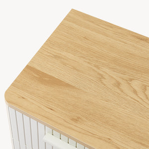 Mesita de noche Ferrersp con 2 cajones 50x40x40 cm aspecto roble/color arena [en.casa]