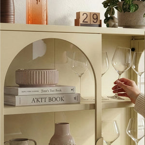 Aparador vitrina Klippestad acero 95x80x35 cm color camello [en.casa]