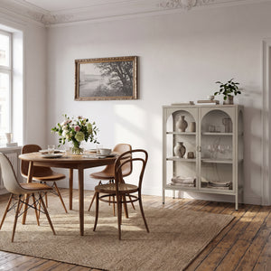 Vitrina Klippestad con 2 puertas arqueadas acero 95x80x35cm Gris cálido [en.casa]