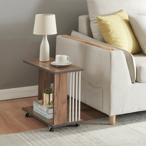 Mesa auxiliar Haarby con 4 ruedas 42x50x24 cm aspecto roble [en.casa]