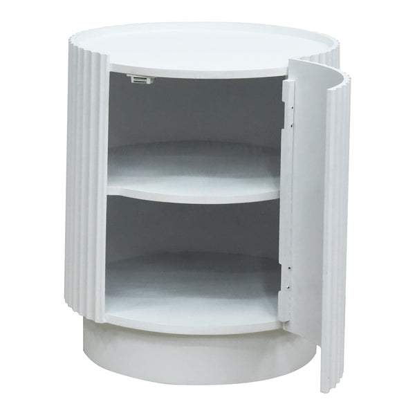 Mesa auxiliar Rill con puerta [en.casa]