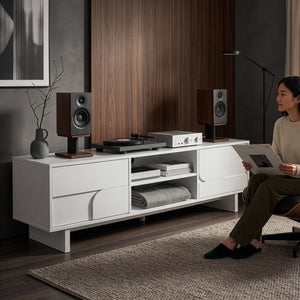 Mueble de televisión Katanshumn con 2 puertas 150x39x45 cm [en.casa]