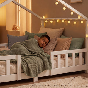 Cama para niños Treviolo forma de casa pino  [en.casa]