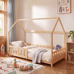 Cama infantil Hesel en forma de casa pino con reja [en.casa]