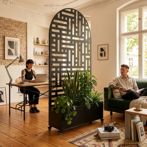 Tabique Bernalda con macetero en forma de arco [casa.pro]
