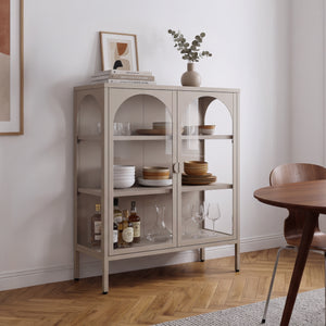 Vitrina Klippestad con 2 puertas arqueadas acero 95x80x35cm Gris cálido [en.casa]